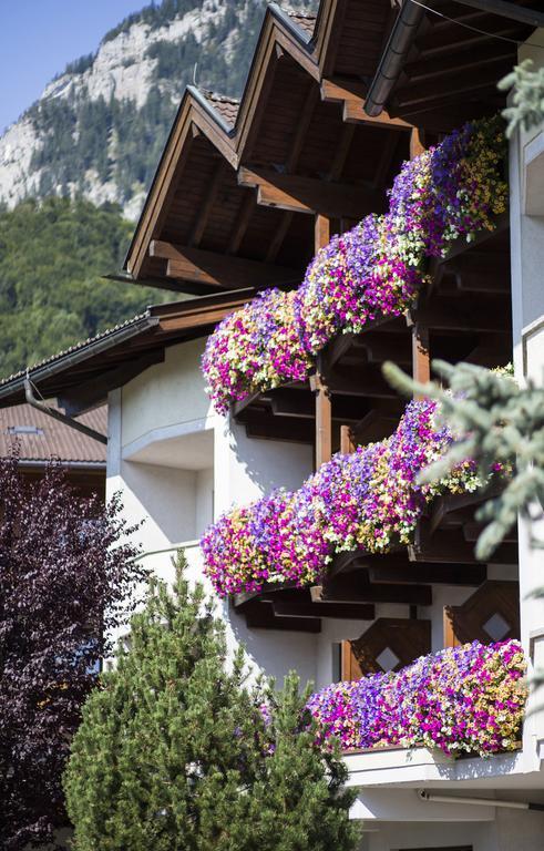 Hotel Sonnenuhr Kramsach Bagian luar foto