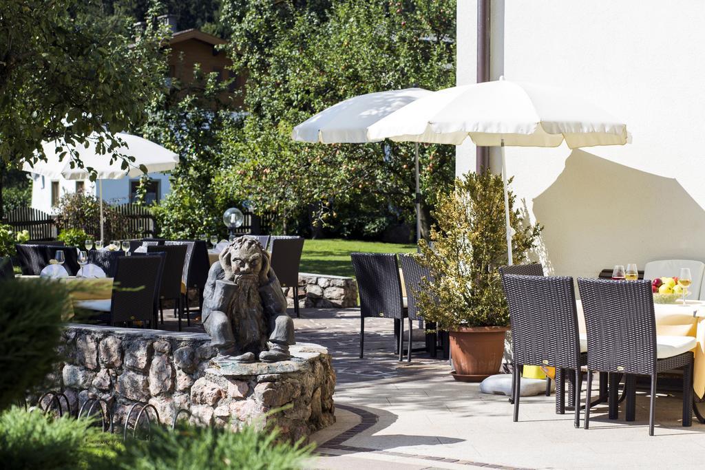 Hotel Sonnenuhr Kramsach Bagian luar foto