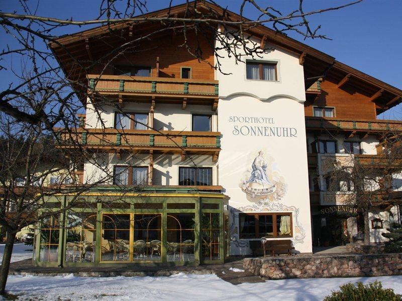 Hotel Sonnenuhr Kramsach Bagian luar foto