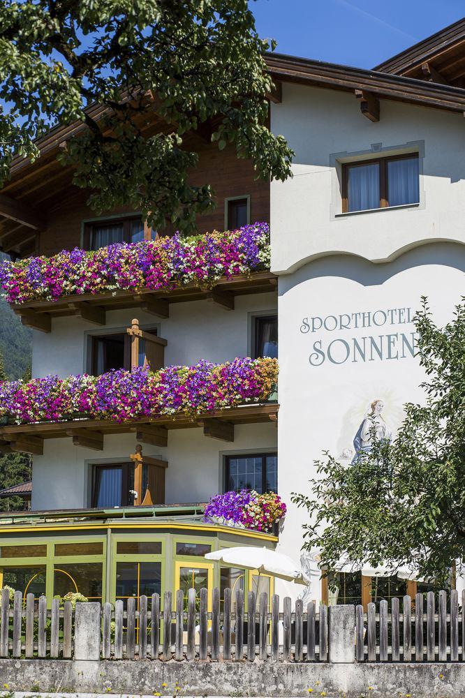 Hotel Sonnenuhr Kramsach Bagian luar foto