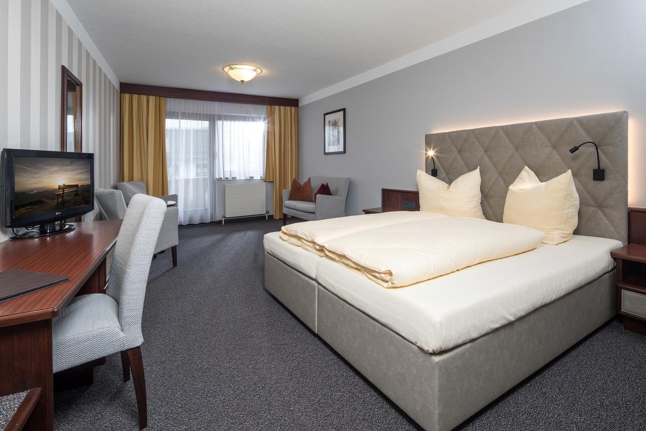 Hotel Sonnenuhr Kramsach Bagian luar foto