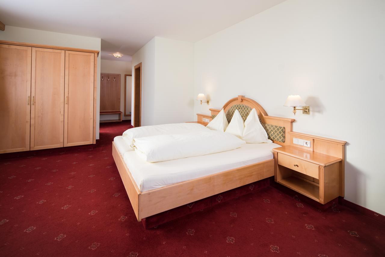 Hotel Sonnenuhr Kramsach Bagian luar foto