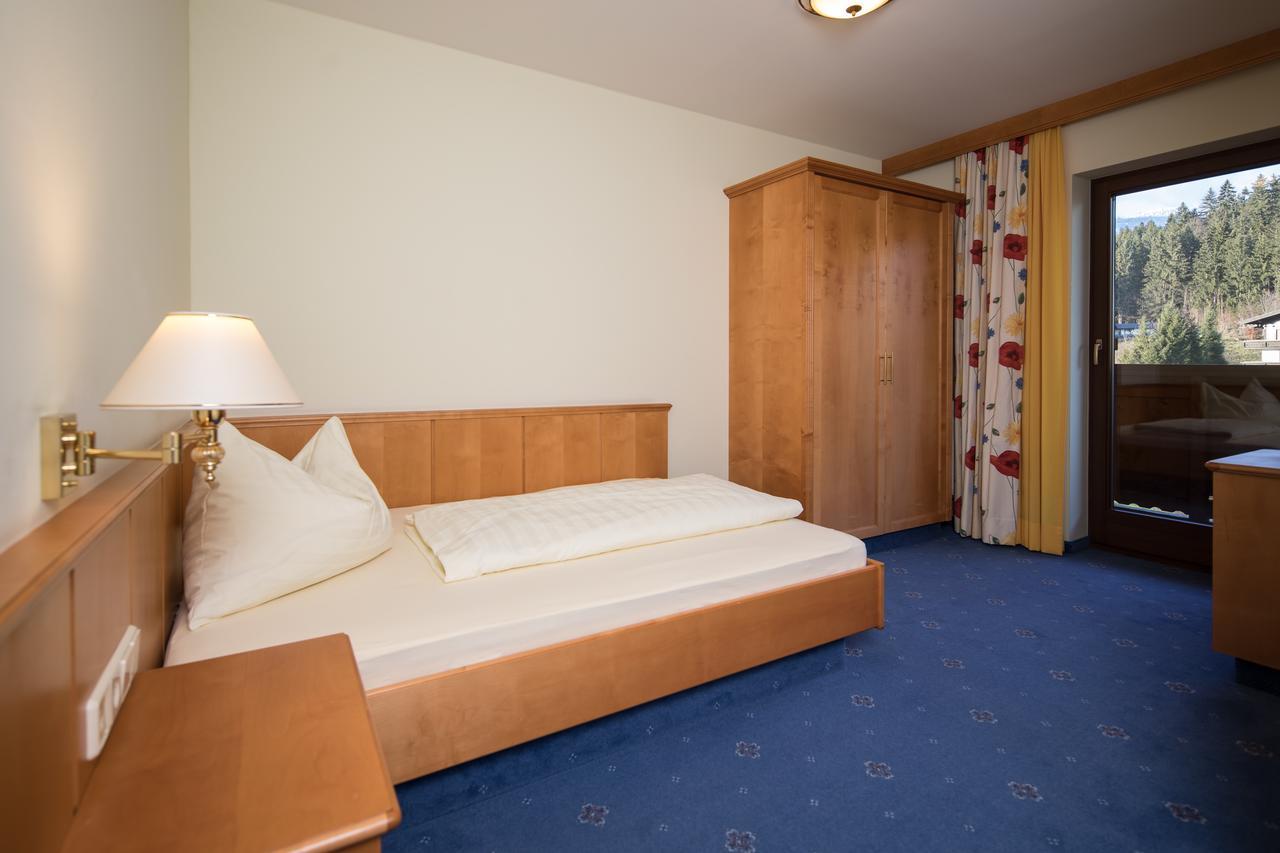 Hotel Sonnenuhr Kramsach Bagian luar foto